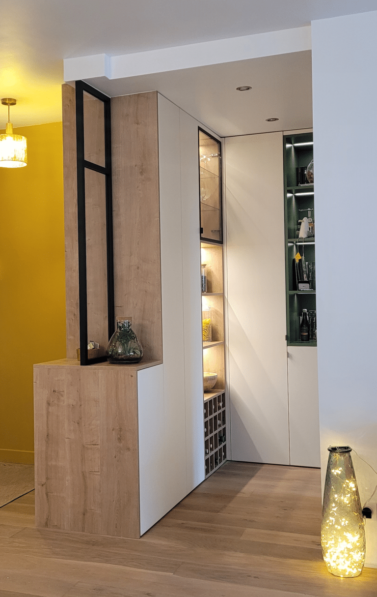Meuble multifonction cellier et entrée bois et blanc