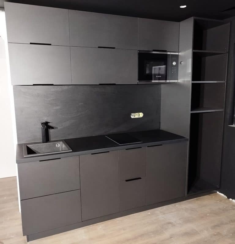 kitchenettes sur mesure à Annecy full black